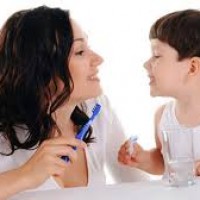 Khi nào thì nên cho trẻ đánh răng?